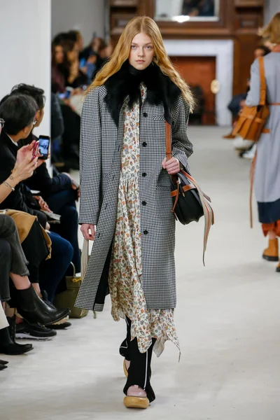 Look 34